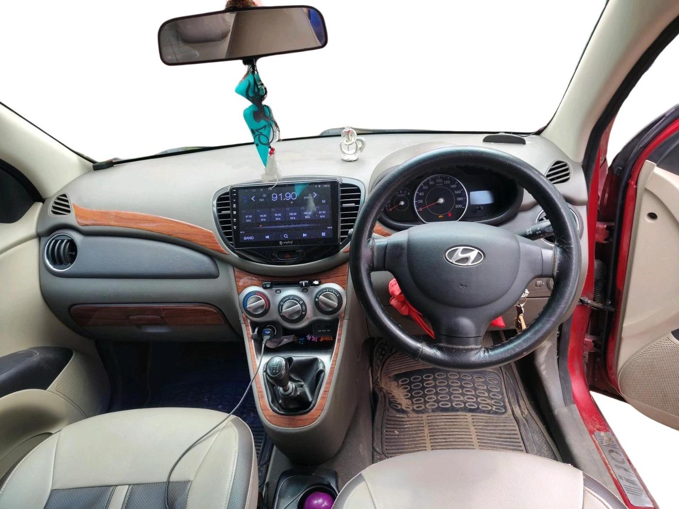 2012 Hyundai i10 SPORTZ 1.2, Petrol, Manual, 61,944 km, interior