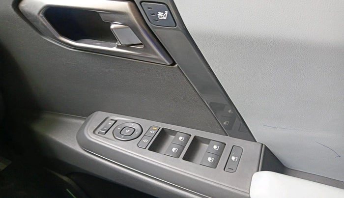 2025 KIA SYROS  HTX 1.0 Turbo 6MT, Petrol, Manual, 16,461 km, interior