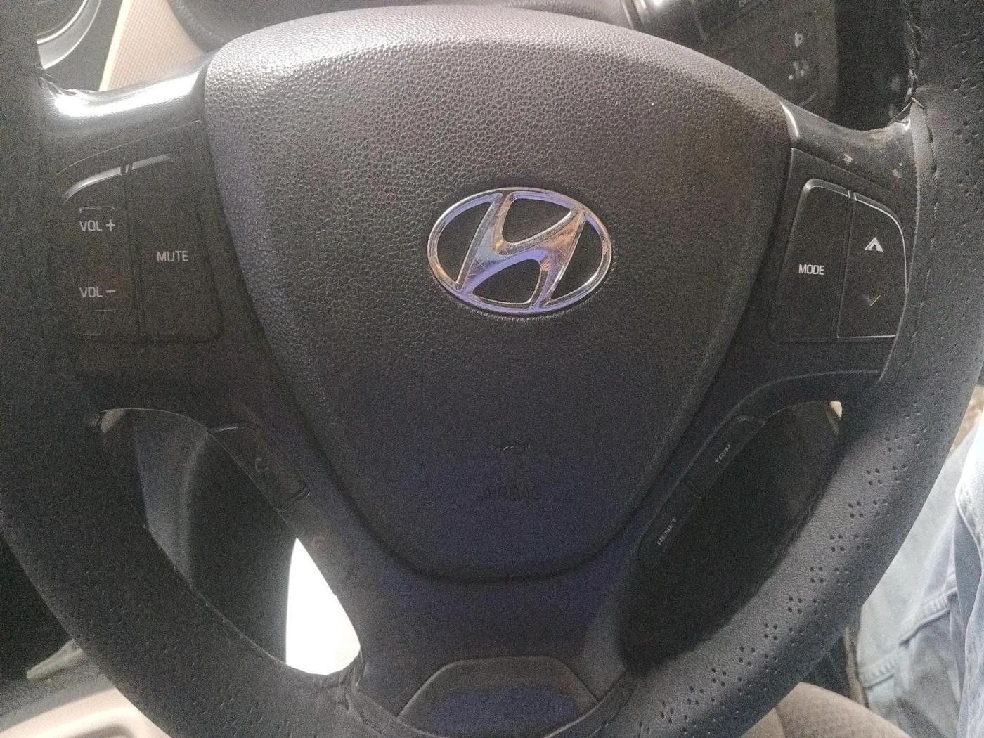 2013 Hyundai Grand i10 ASTA 1.1 CRDI, Diesel, Manual, 46,657 km, interior