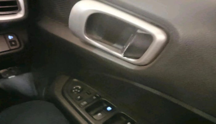 2020 Hyundai VENUE SX 1.0 TURBO, Petrol, Manual, 68,128 km, interior