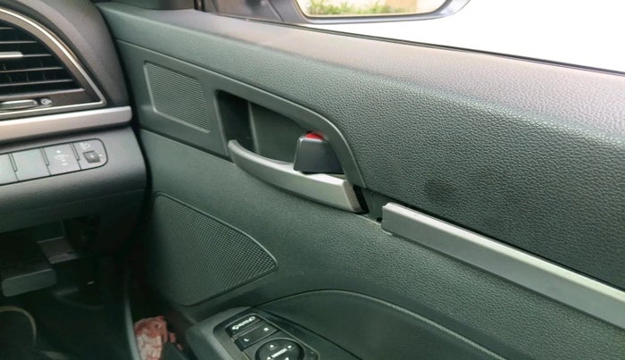 2017 Hyundai New Elantra 1.6 SX (O) AT DIESEL, Diesel, Automatic, 1,08,886 km, interior