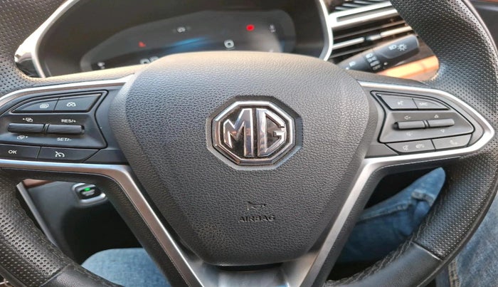 2023 MG HECTOR PLUS SHARP PRO 1.5 PETROL TURBO CVT 7 STR, Petrol, Automatic, 12,500 km, interior