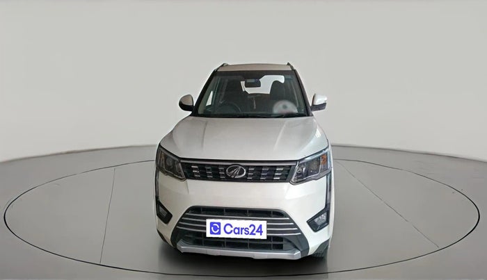 2022 Mahindra XUV300 W8 1.2 PETROL, Petrol, Manual, 32,421 km, exterior