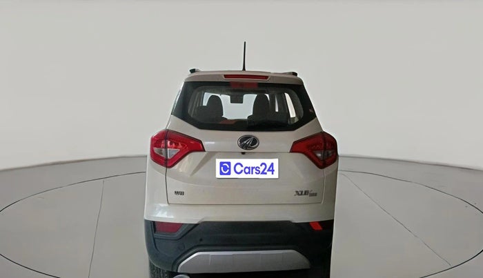 2022 Mahindra XUV300 W8 1.2 PETROL, Petrol, Manual, 32,421 km, exterior