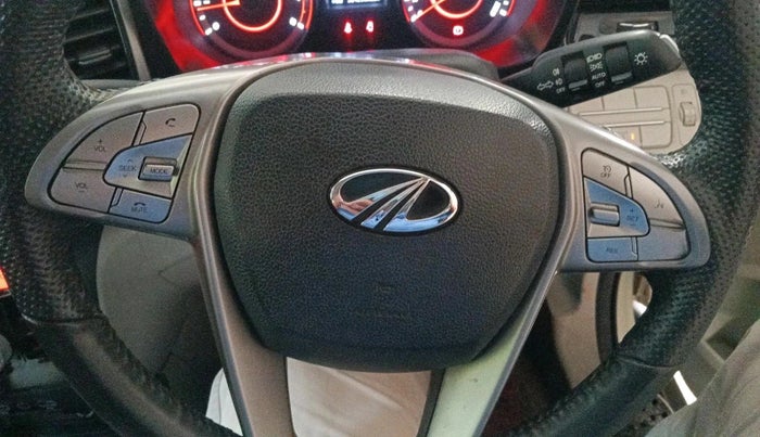 2022 Mahindra XUV300 W8 1.2 PETROL, Petrol, Manual, 32,421 km, interior