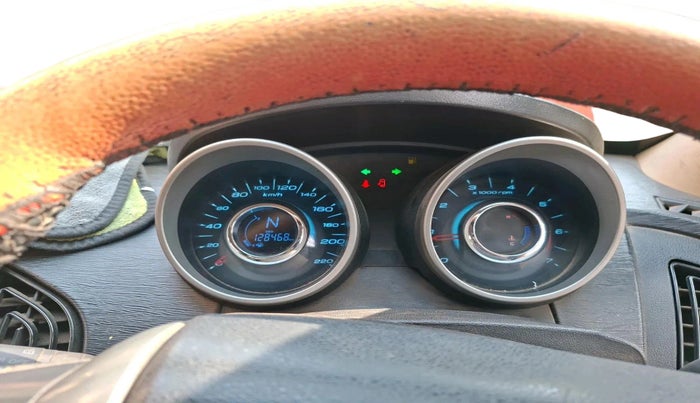 2015 Mahindra XUV500 W8, Diesel, Manual, 1,28,468 km, interior