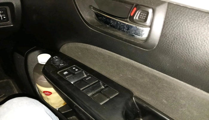 2017 Maruti Swift VXI, Petrol, Manual, 7,821 km, interior