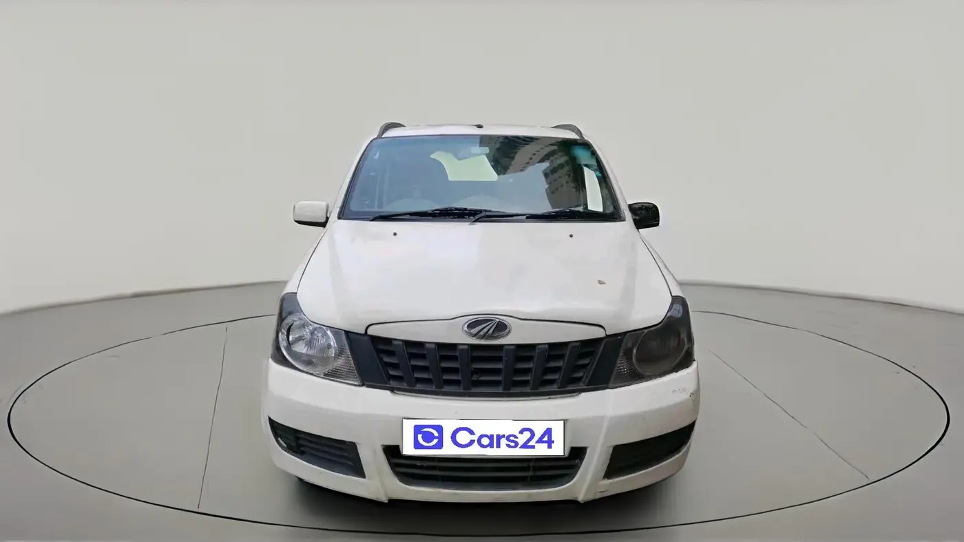 2013 Mahindra Quanto C8, Diesel, Manual, 2,18,166 km, exterior