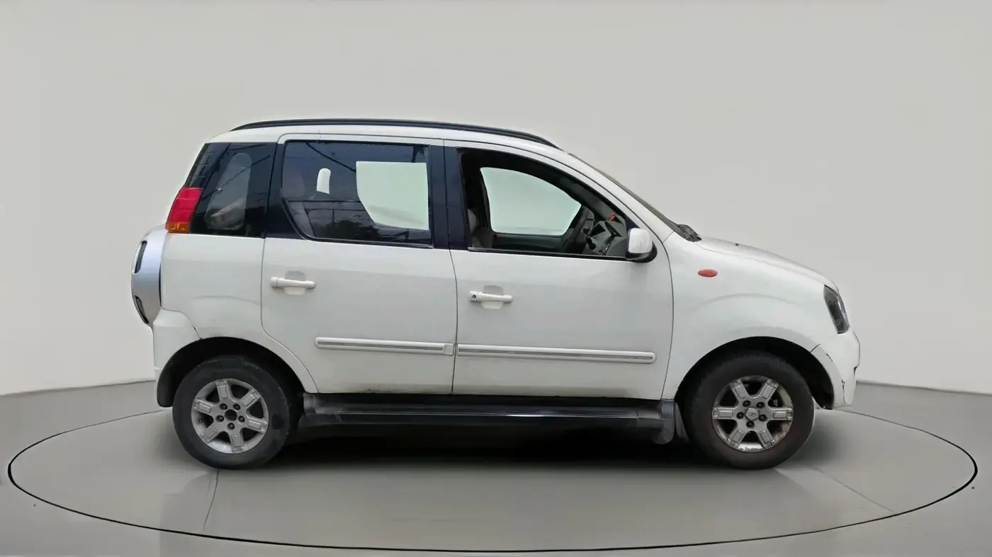 2013 Mahindra Quanto C8, Diesel, Manual, 2,18,166 km, exterior