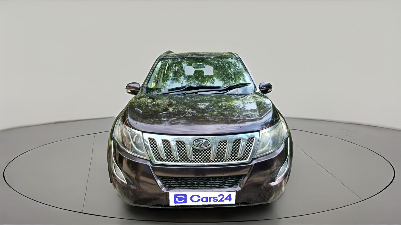 2017 Mahindra XUV500 W9, Diesel, Manual, 49,589 km, exterior