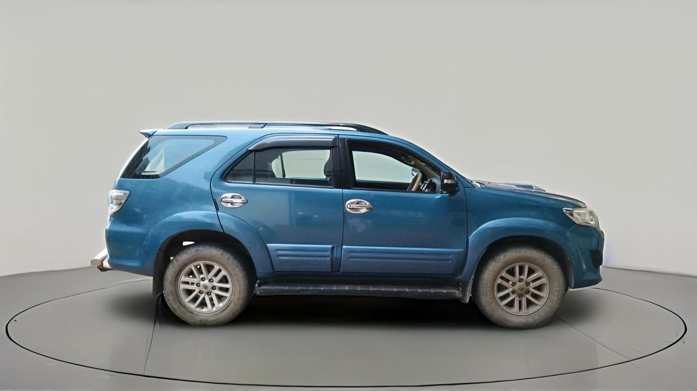 2013 Toyota Fortuner 3.0 4X4 MT, Diesel, Manual, 1,16,470 km, exterior