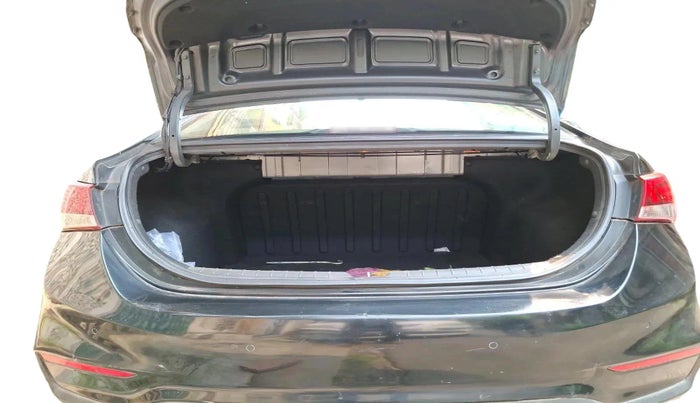 2018 Hyundai Verna 1.6 VTVT SX (O) AT, Petrol, Automatic, 89,544 km, exterior