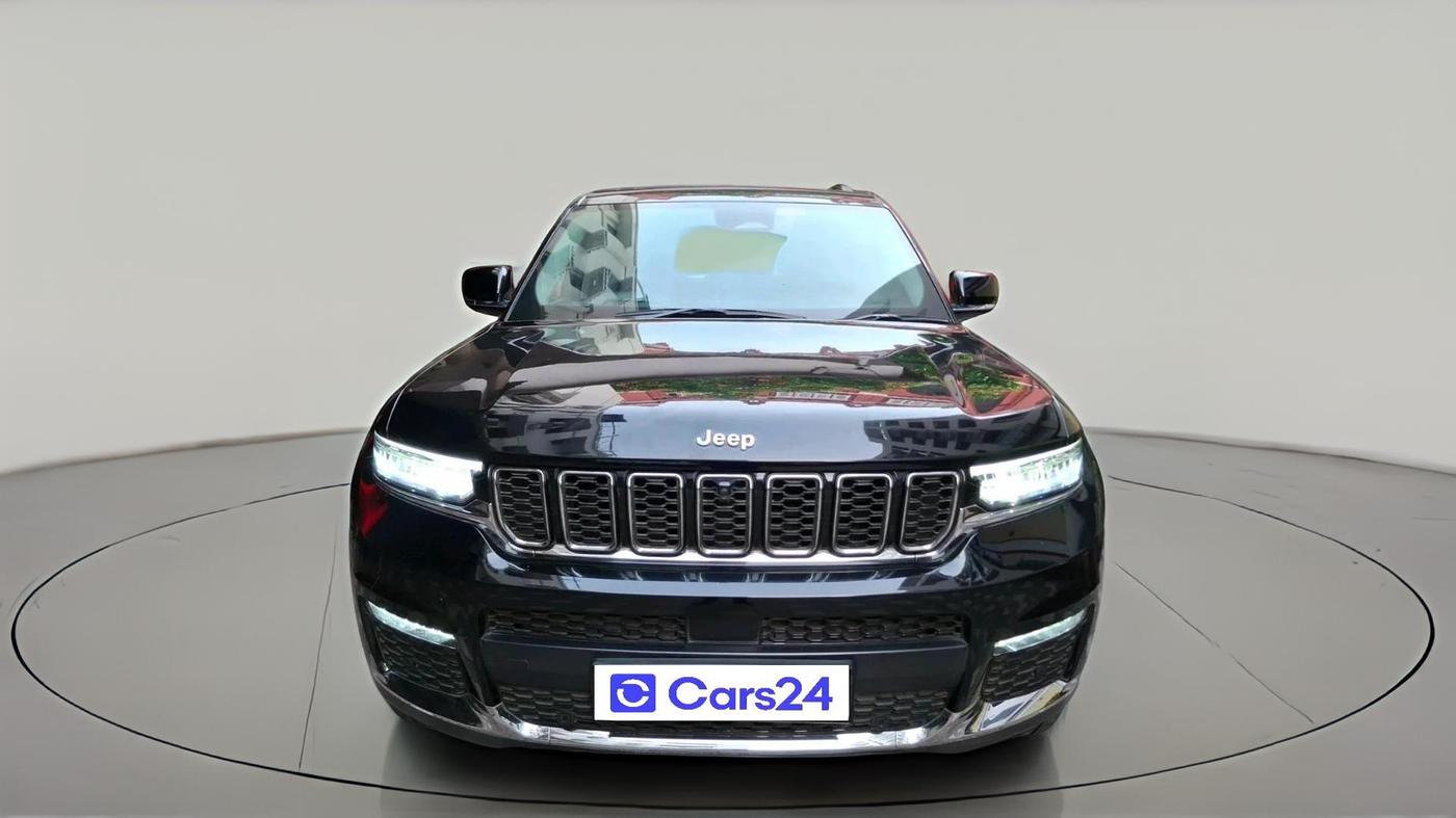 2023 Jeep GRAND CHEROKEE LIMITED (O) 4X4 AT, Petrol, Automatic, 14,642 km, exterior
