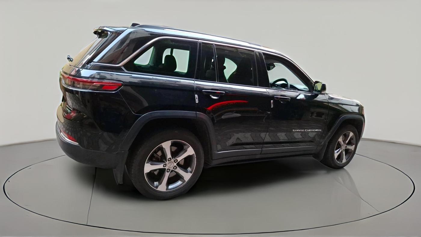 2023 Jeep GRAND CHEROKEE LIMITED (O) 4X4 AT, Petrol, Automatic, 14,642 km, exterior