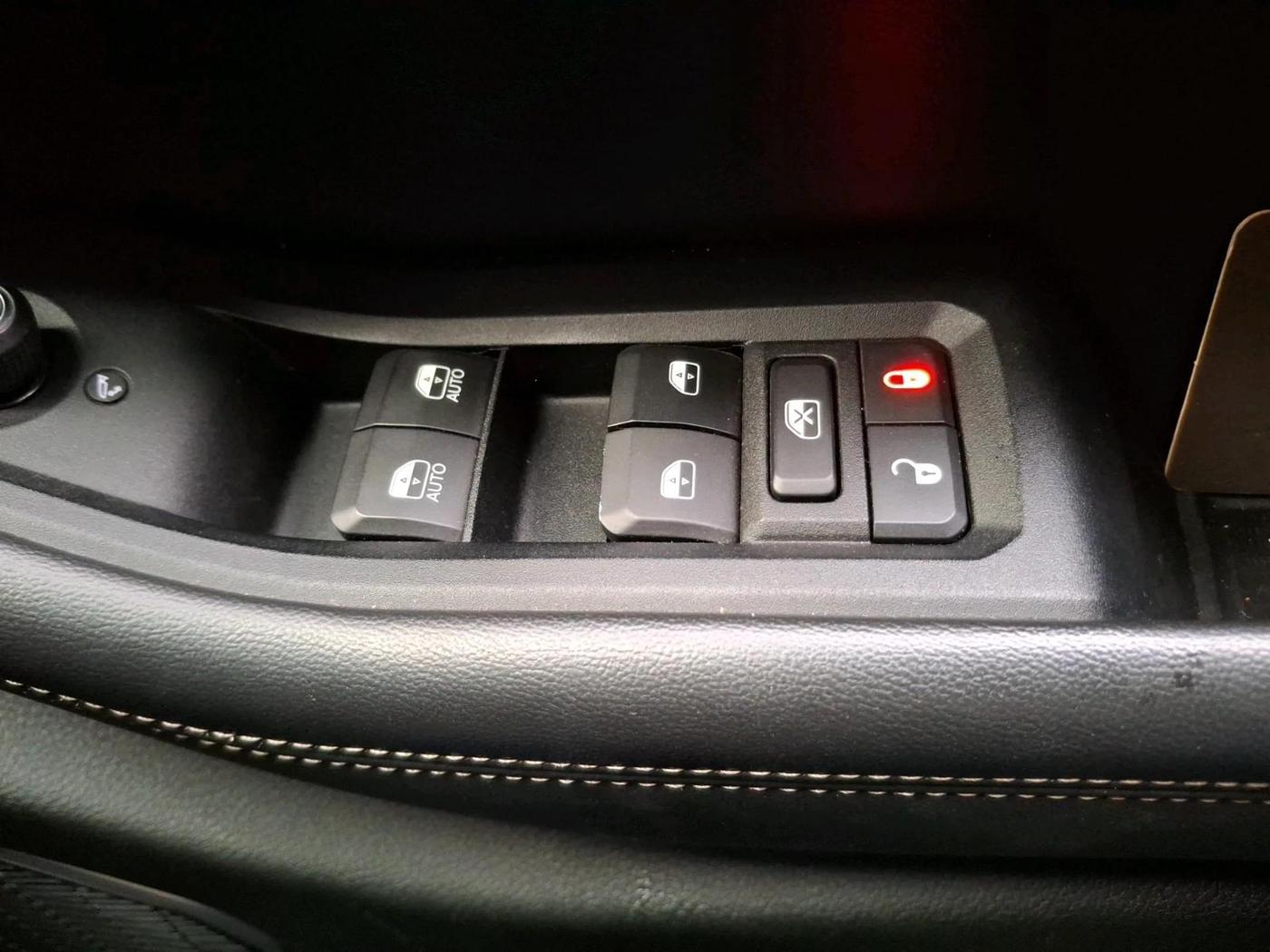 2023 Jeep GRAND CHEROKEE LIMITED (O) 4X4 AT, Petrol, Automatic, 14,642 km, interior