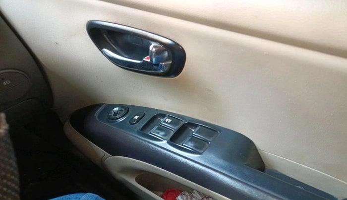 2011 Hyundai i10 ASTA 1.2 AT SUNROOF, Petrol, Automatic, 38,411 km, interior