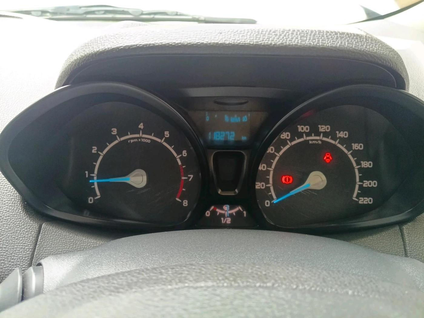 2013 Ford Ecosport AMBIENTE 1.5L DIESEL, Diesel, Manual, 1,18,272 km, interior