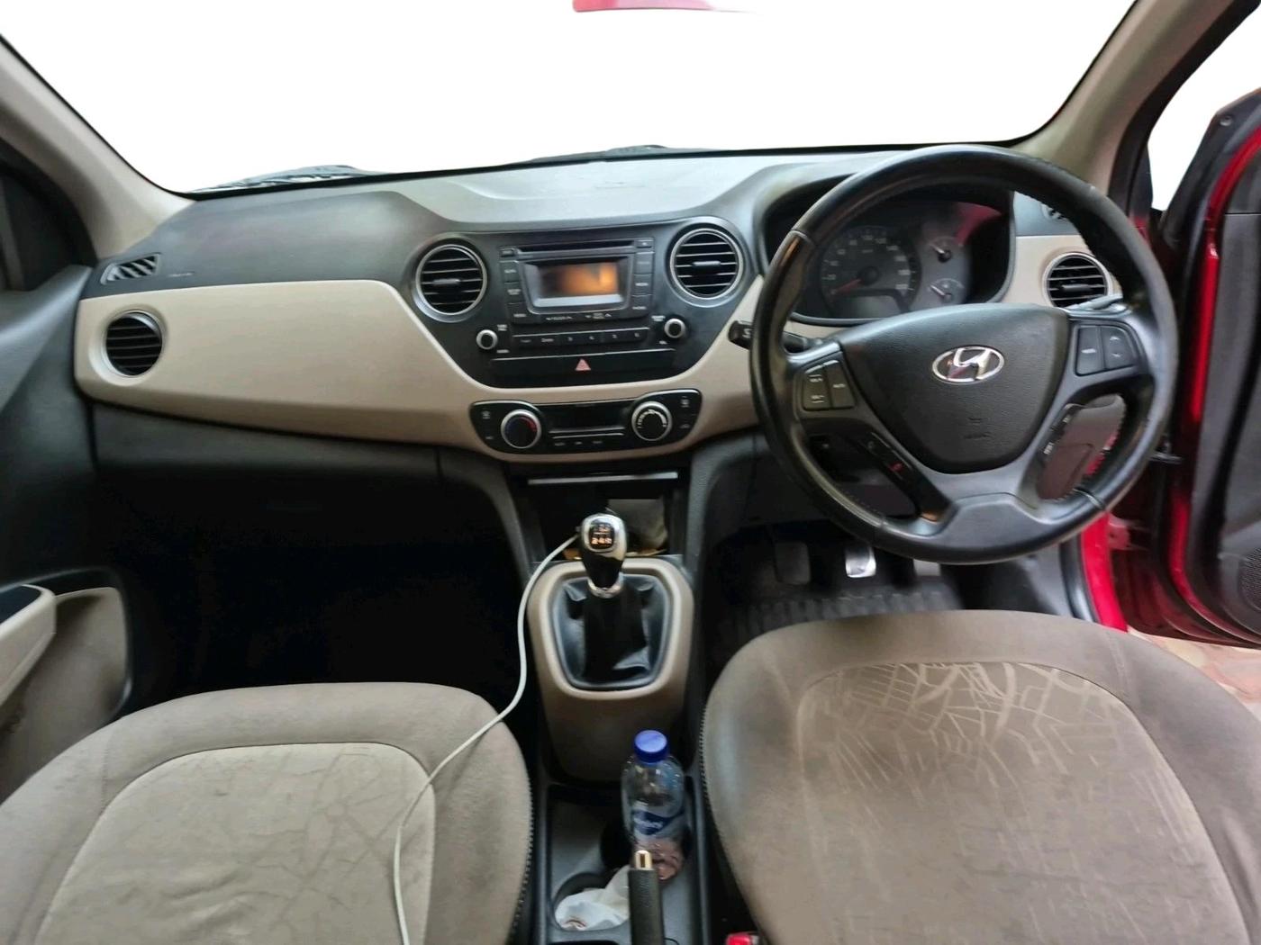 2015 Hyundai Xcent SX 1.2 (O), Petrol, Manual, 98,978 km, interior