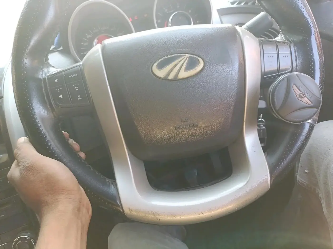 2014 Mahindra XUV500 W8, Diesel, Manual, 79,993 km, interior