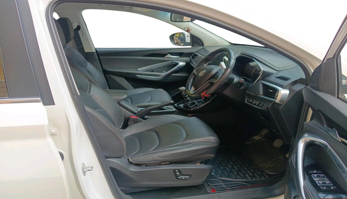 2019 MG HECTOR SMART HYBRID 1.5 PETROL, Petrol, Manual, 28,636 km, interior