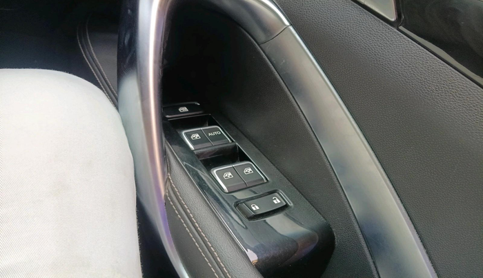 2019 MG HECTOR SMART HYBRID 1.5 PETROL, Petrol, Manual, 28,636 km, interior