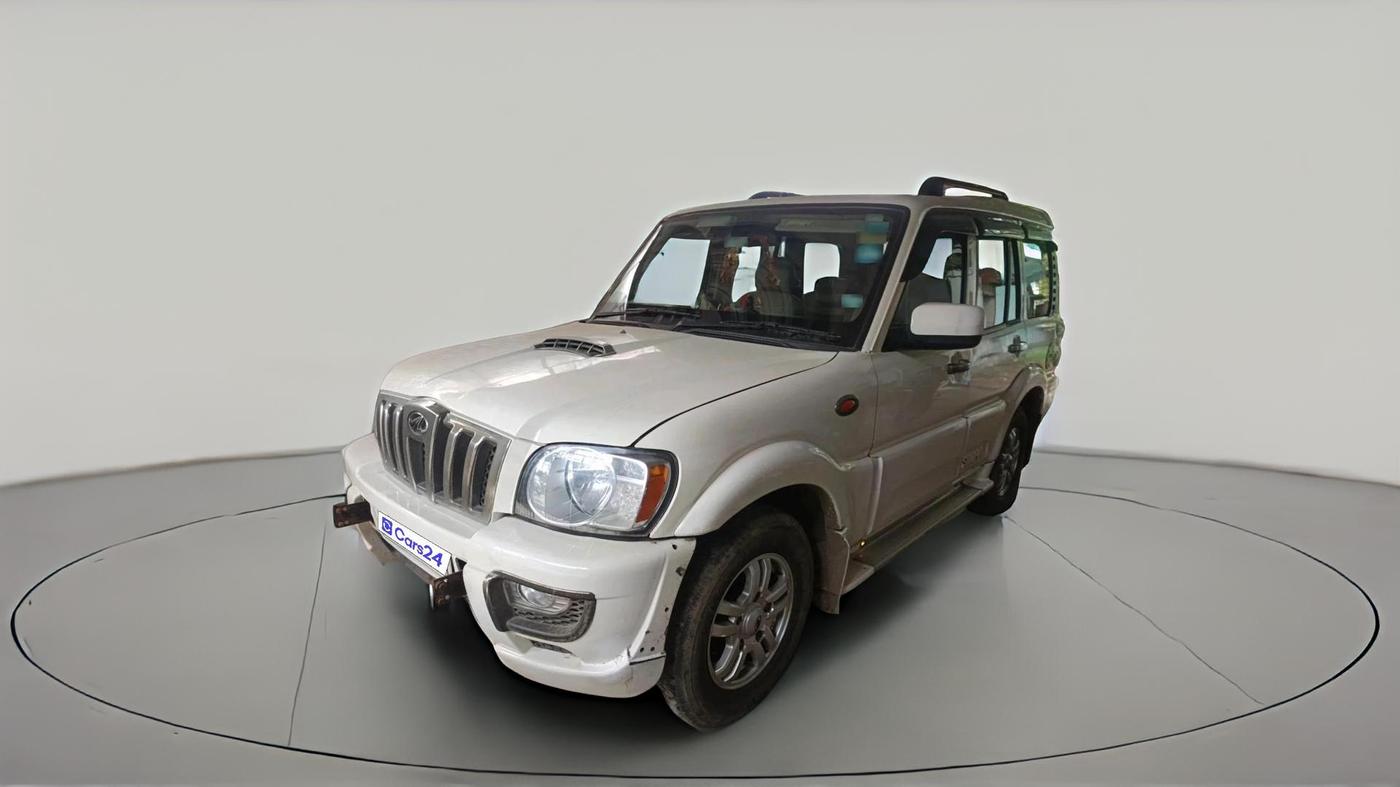 2013 Mahindra Scorpio VLX 2WD, Diesel, Manual, 43,104 km, exterior