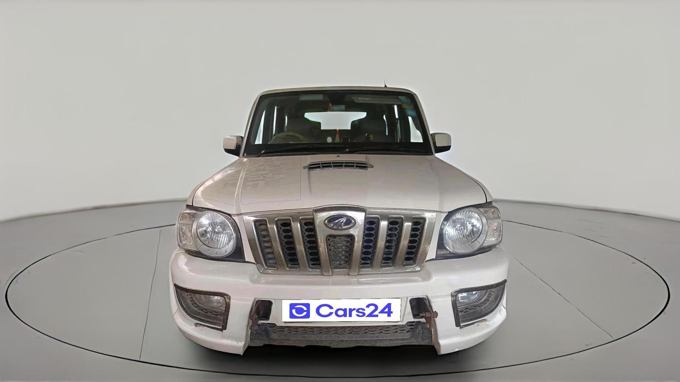 2013 Mahindra Scorpio VLX 2WD, Diesel, Manual, 43,104 km, exterior