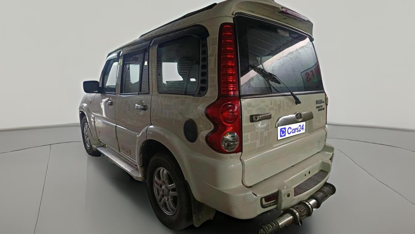 2013 Mahindra Scorpio VLX 2WD, Diesel, Manual, 43,104 km, exterior