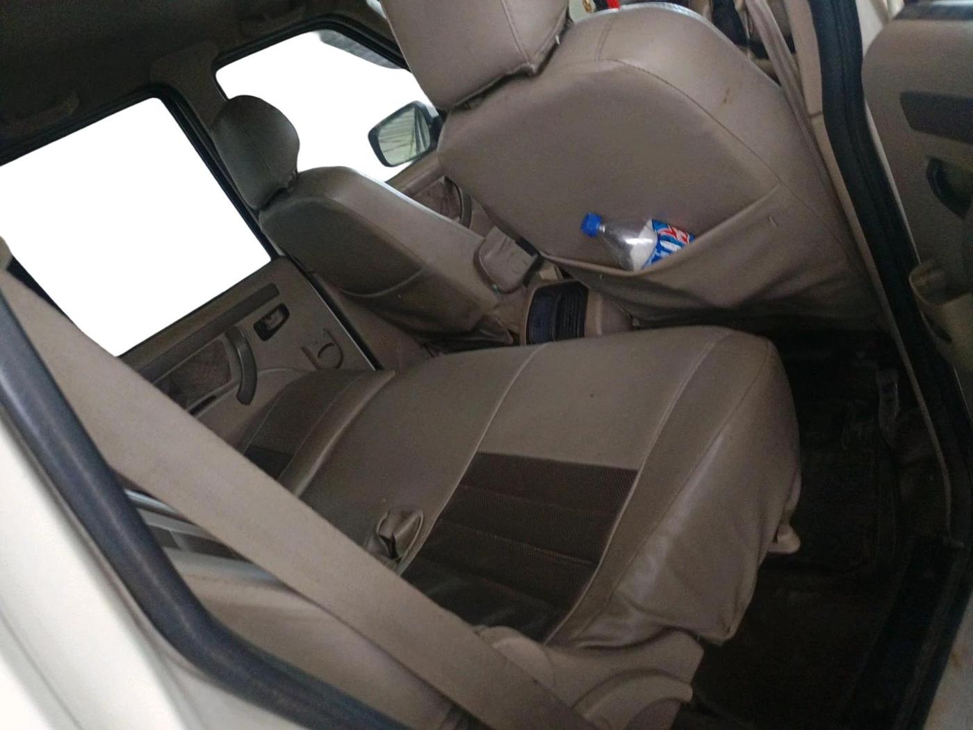 2013 Mahindra Scorpio VLX 2WD, Diesel, Manual, 43,104 km, interior