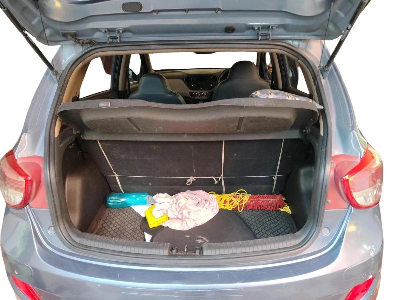 2013 Hyundai Grand i10 SPORTZ 1.1 CRDI, Diesel, Manual, 1,00,002 km, exterior