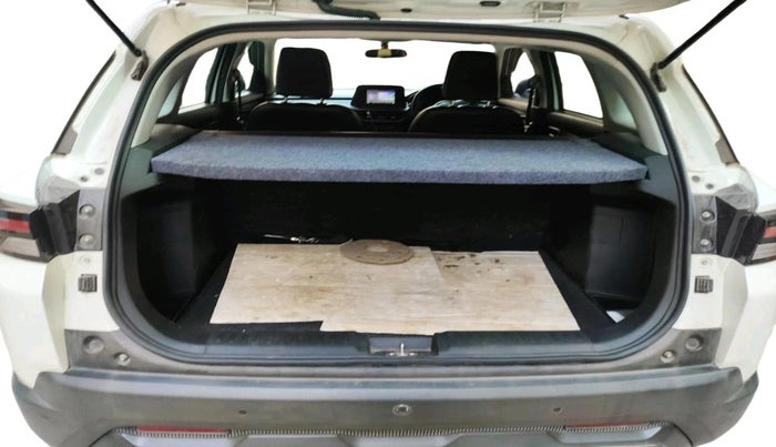 2022 Maruti BREZZA LXI SMART HYBRID, Petrol, Manual, 38,218 km, exterior