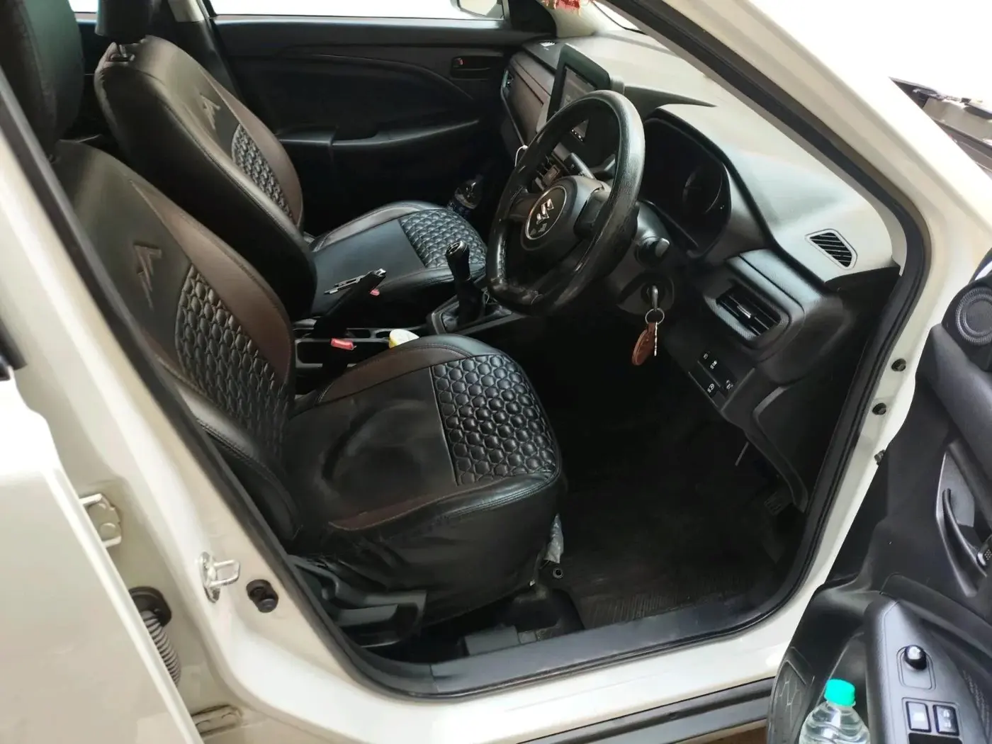 2022 Maruti BREZZA LXI SMART HYBRID, Petrol, Manual, 38,218 km, interior