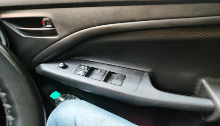 2022 Maruti BREZZA LXI SMART HYBRID, Petrol, Manual, 38,218 km, interior