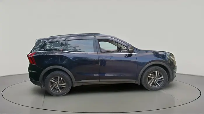 2022 Mahindra XUV700 AX 5 D MT 7 STR, Diesel, Manual, 73,092 km, exterior