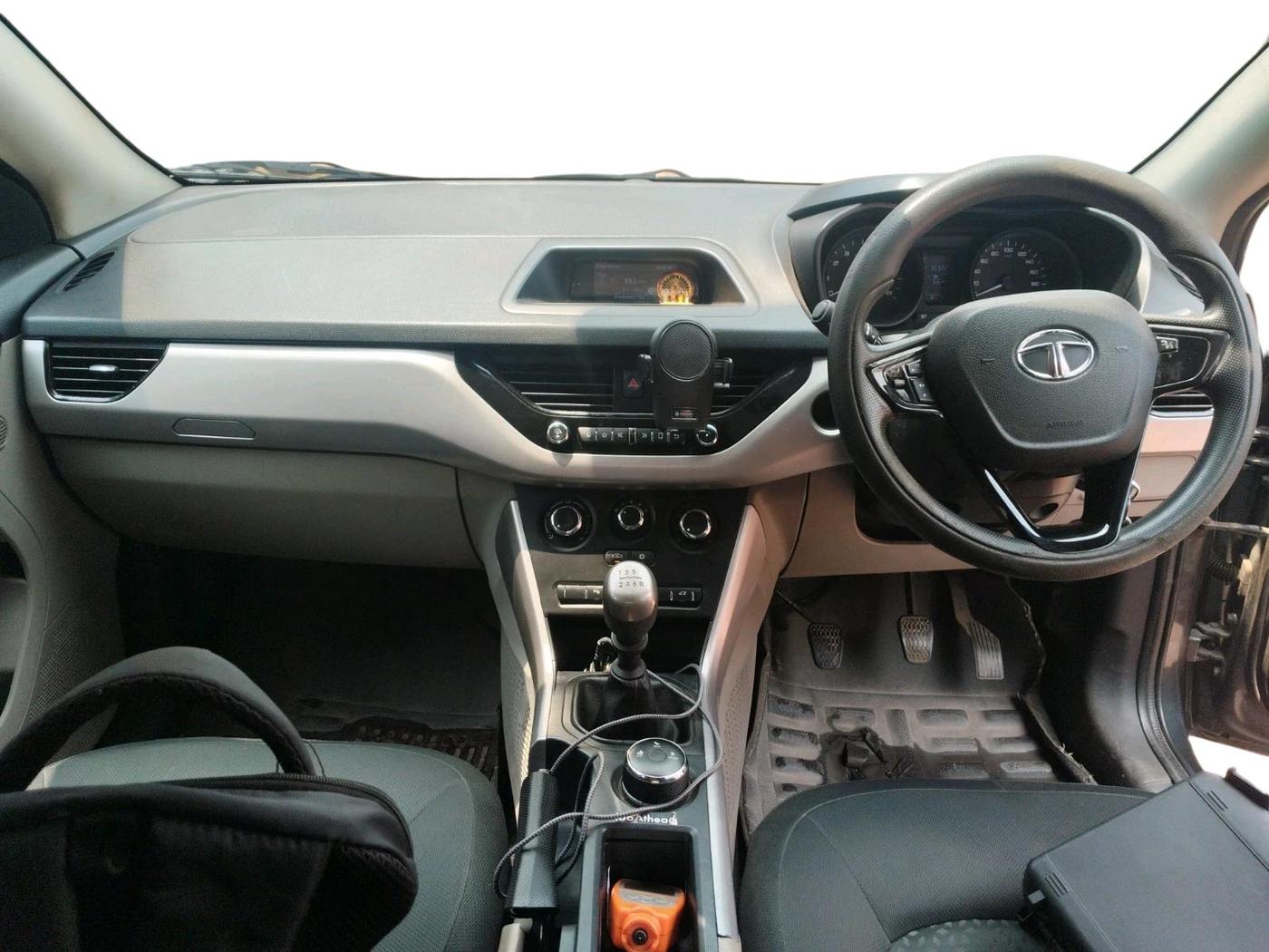 2017 Tata NEXON XM PETROL, Petrol, Manual, 35,322 km, interior