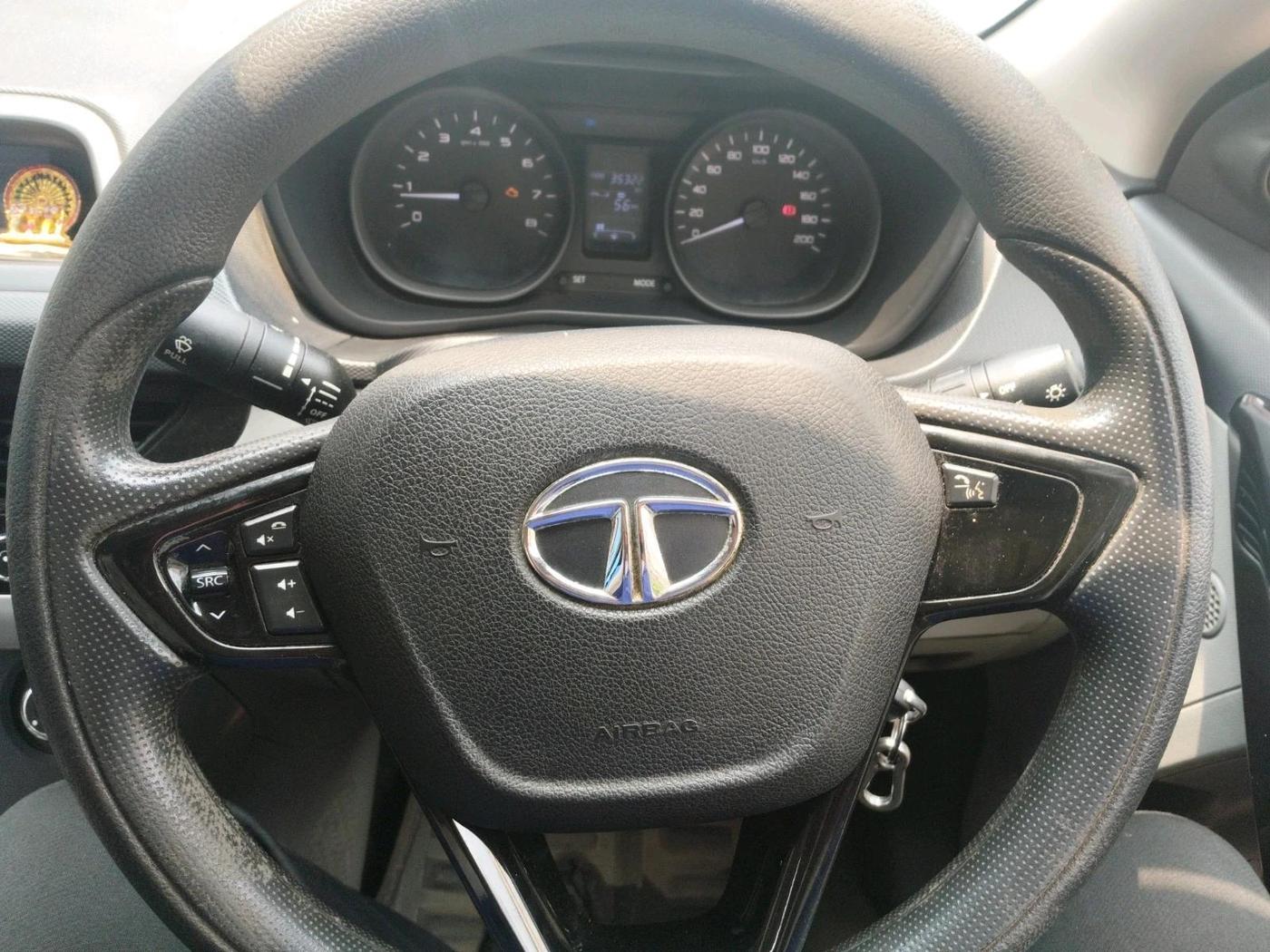 2017 Tata NEXON XM PETROL, Petrol, Manual, 35,322 km, interior