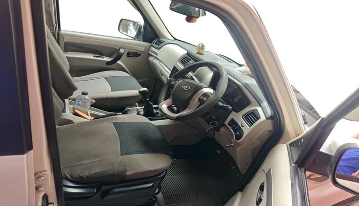 2016 Mahindra Scorpio S10, Diesel, Manual, 2,61,455 km, interior