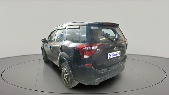 2018 Mahindra XUV500 W7, Diesel, Manual, 63,972 km, exterior