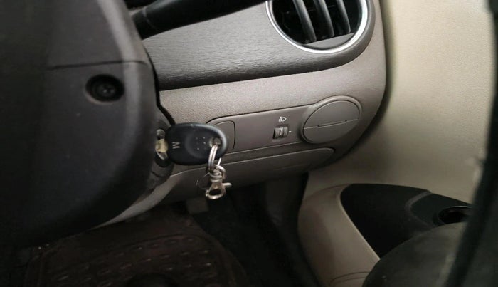 2011 Hyundai i10 MAGNA 1.2, Petrol, Manual, 29,467 km, interior