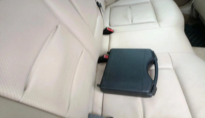 2014 Mercedes Benz E Class E 200 CGI AVANTGARDE, Petrol, Automatic, 84,273 km, interior