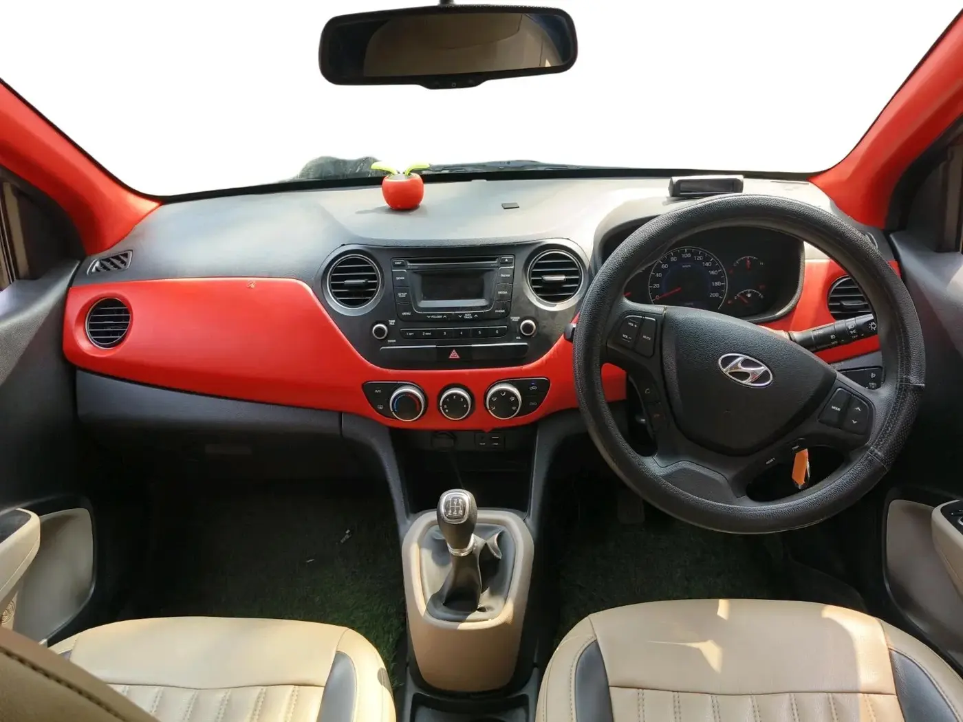 2016 Hyundai Grand i10 SPORTZ 1.2 KAPPA VTVT, Petrol, Manual, 34,000 km, interior