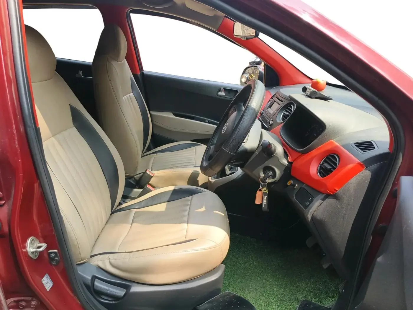 2016 Hyundai Grand i10 SPORTZ 1.2 KAPPA VTVT, Petrol, Manual, 34,000 km, interior