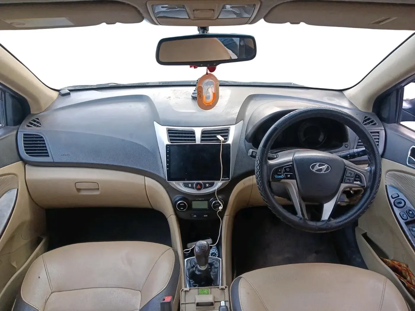 2012 Hyundai Verna FLUIDIC 1.6 CRDI SX, Diesel, Manual, 64,312 km, interior
