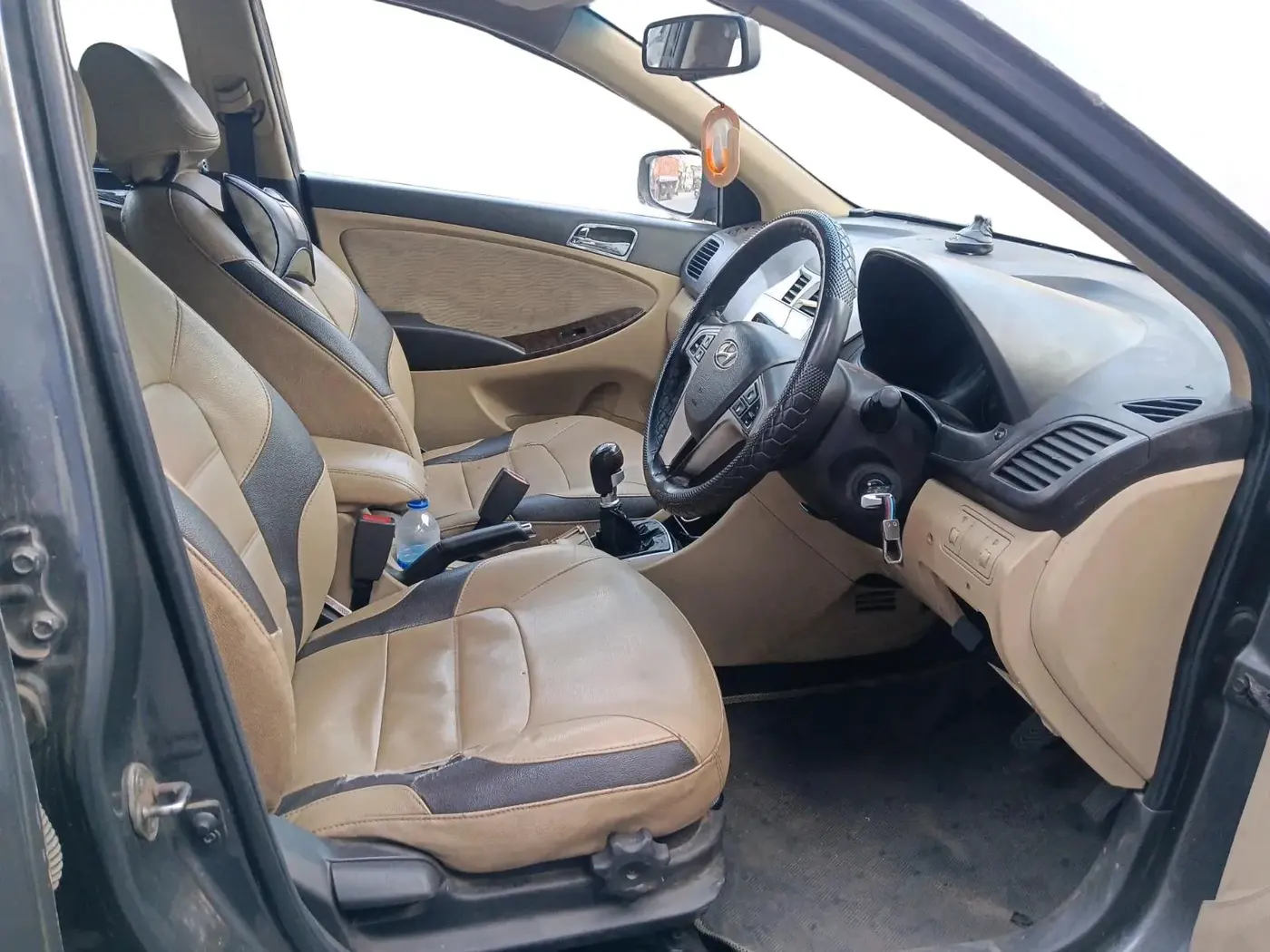 2012 Hyundai Verna FLUIDIC 1.6 CRDI SX, Diesel, Manual, 64,312 km, interior