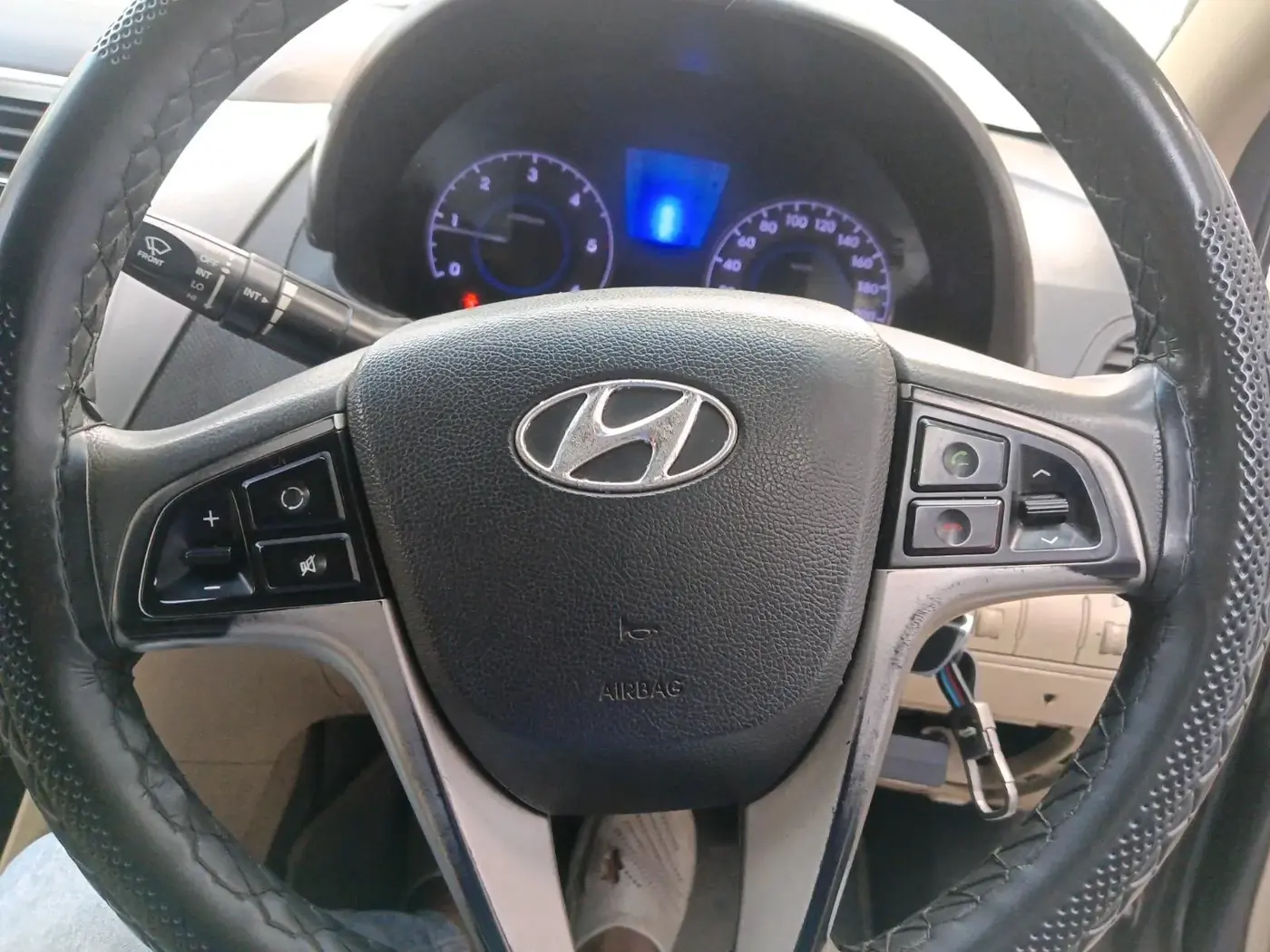 2012 Hyundai Verna FLUIDIC 1.6 CRDI SX, Diesel, Manual, 64,312 km, interior