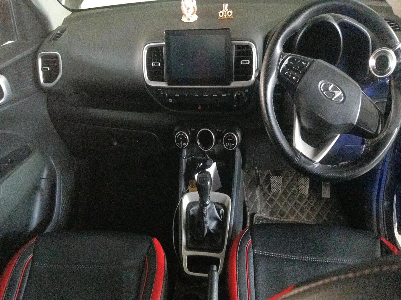 2021 Hyundai VENUE S+ 1.2, Petrol, Manual, 50,983 km, interior