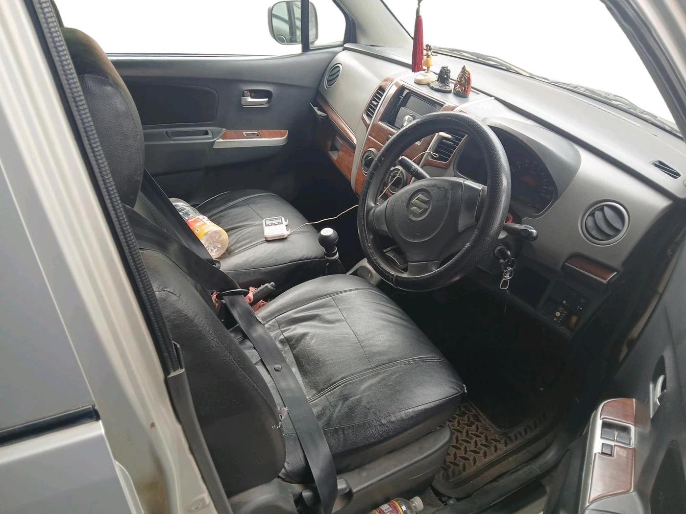 2011 Maruti Wagon R 1.0 LXI, Petrol, Manual, 75,965 km, interior