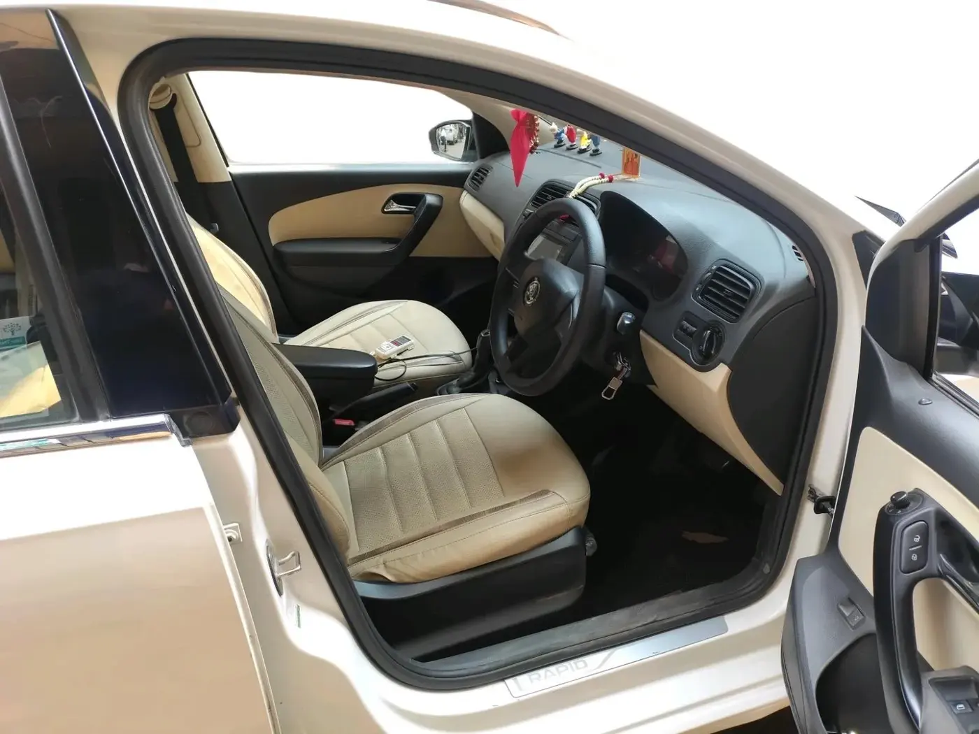 2020 Skoda Rapid ACTIVE 1.0 TSI AT, Petrol, Automatic, 29,267 km, interior