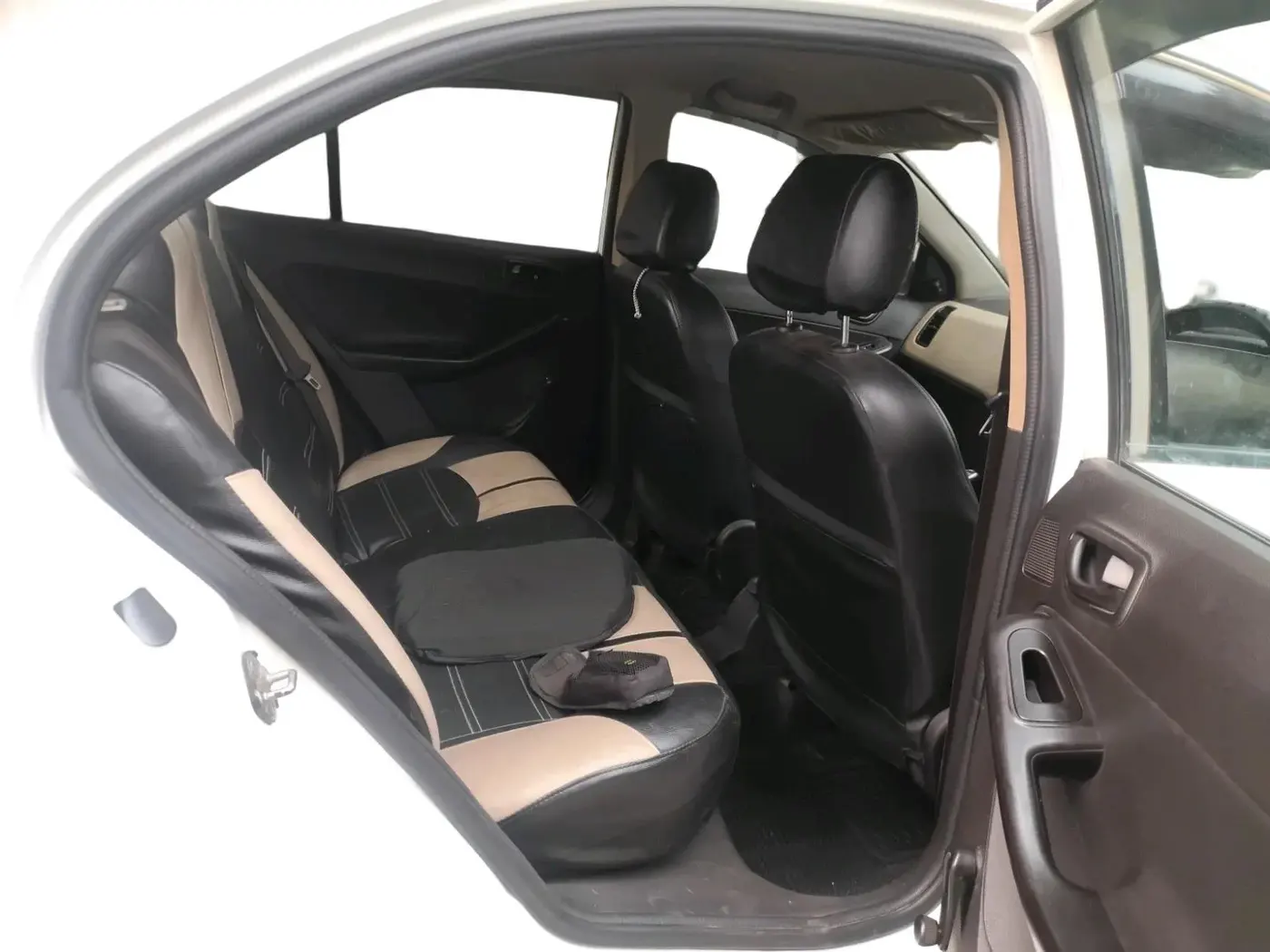 2017 Tata Zest XE 75PS DIESEL, Diesel, Manual, 1,12,350 km, interior