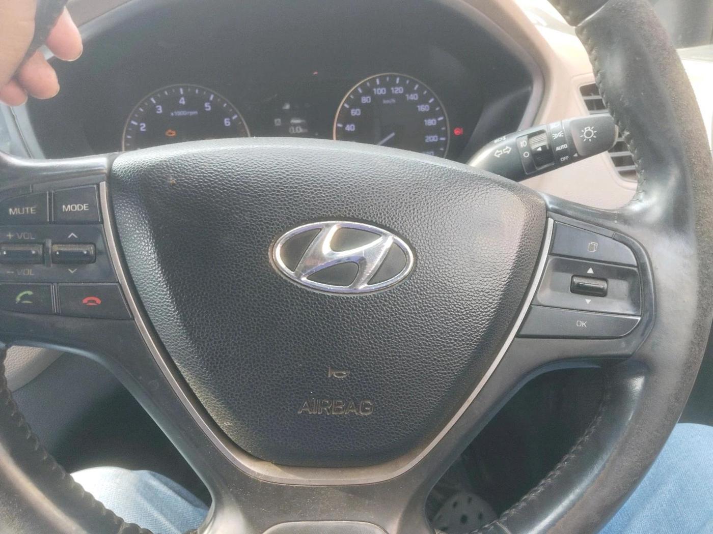 2016 Hyundai Elite i20 ASTA 1.2, CNG, Manual, 67,472 km, interior